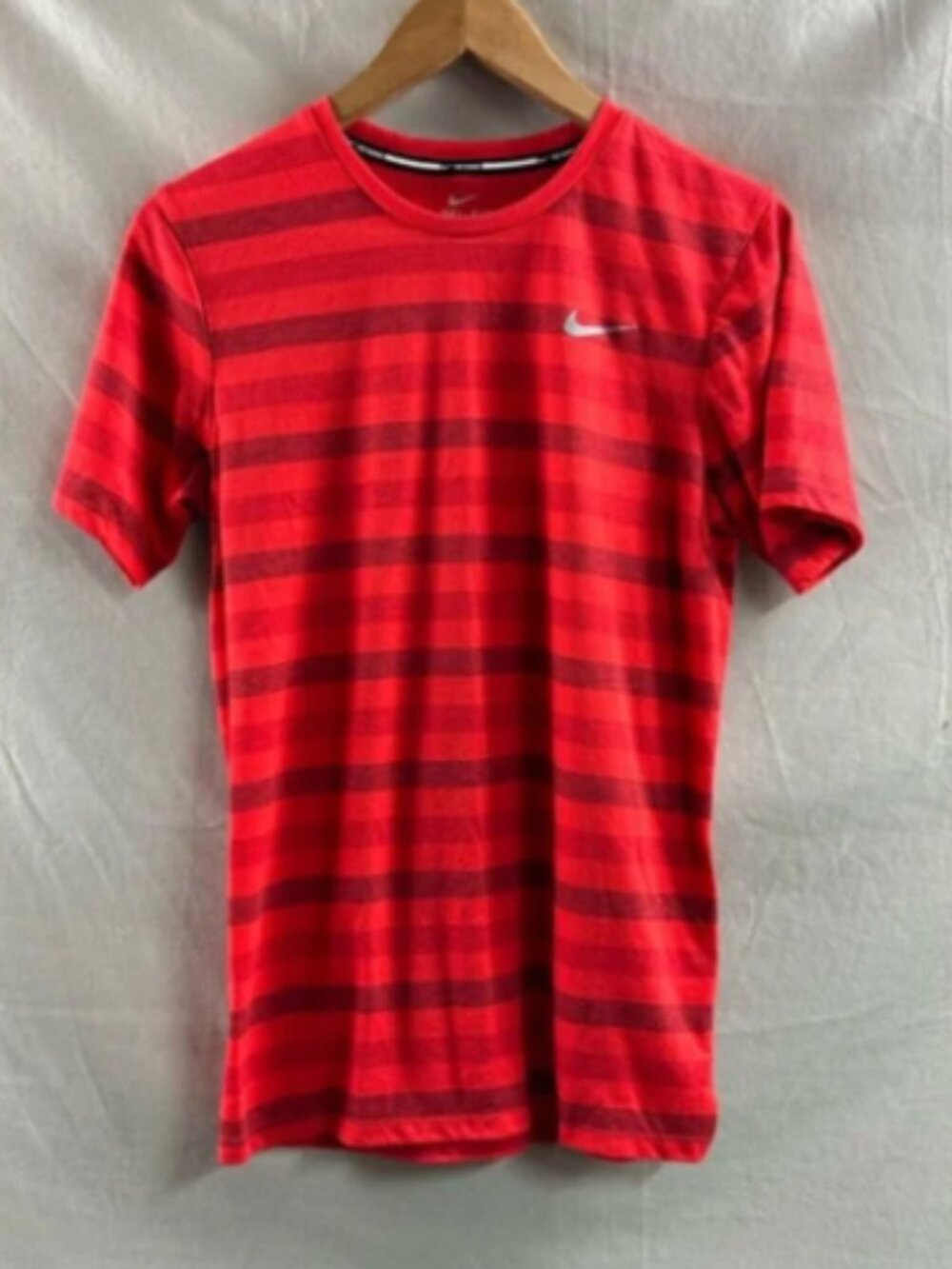 Nike Dri Fit Stripped T-Shirt Red